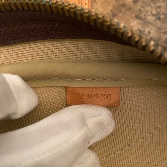 Gorgeous Louis Vuitton Unisex Monogram Evasion Travel Bag - #11 - Picture 13 of 13